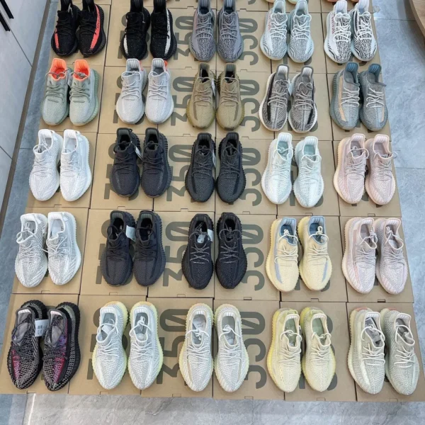 YEEZY SHOES PALLET For Sale
